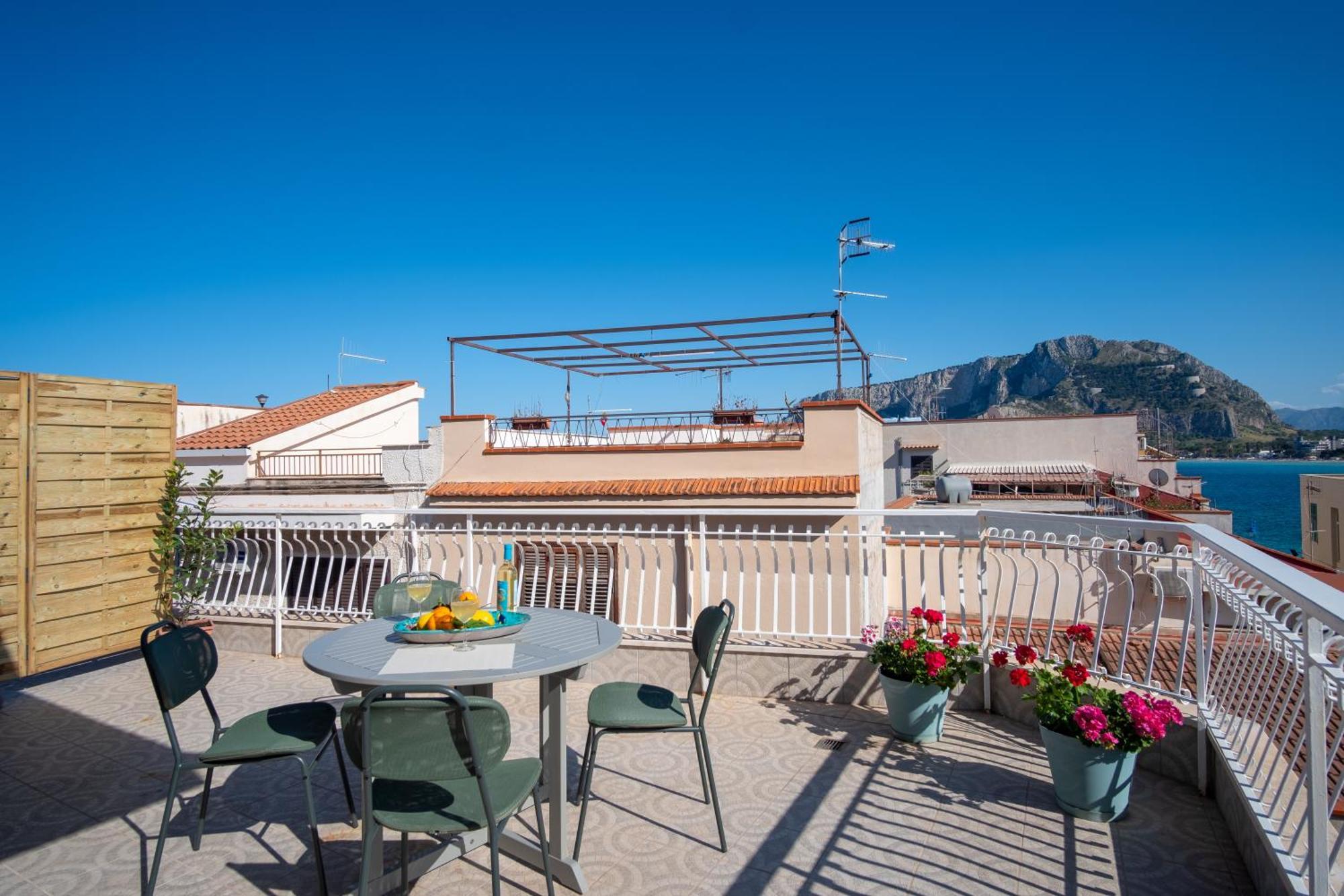 Апартаменты Mondello Sunsea House Экстерьер фото